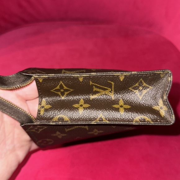 Louis Vuitton monogram toiletries pouch 19 cosmetic case clutch - Picture 12 of 16